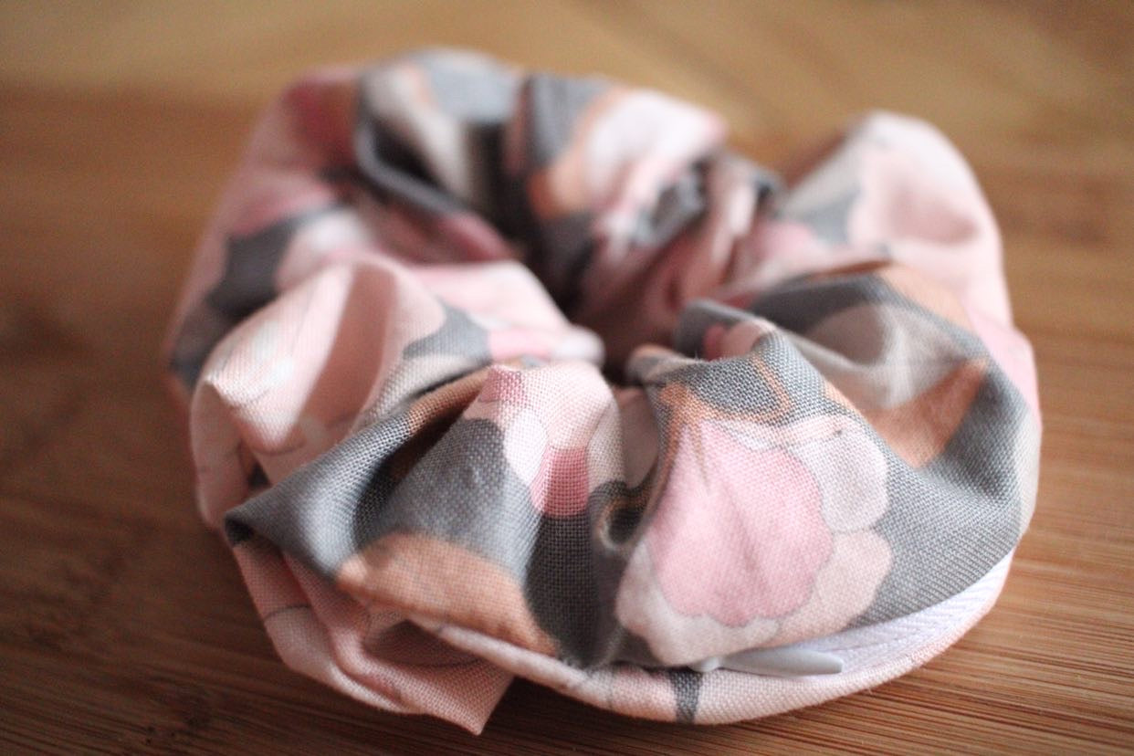 Boho Floral Zipper Scrunchie